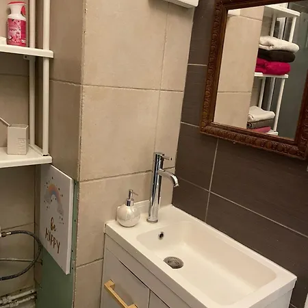 Charmant Studio Apartment